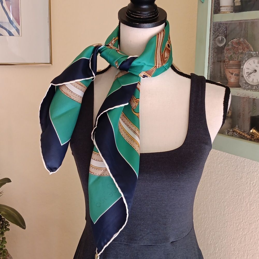Besco Scarf